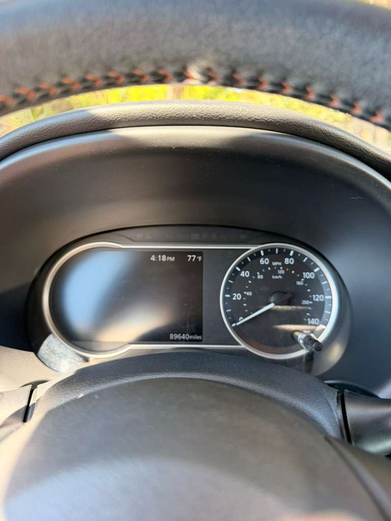Used 2019 Nissan Kicks SR w/ SR Premium Package FWD image 10