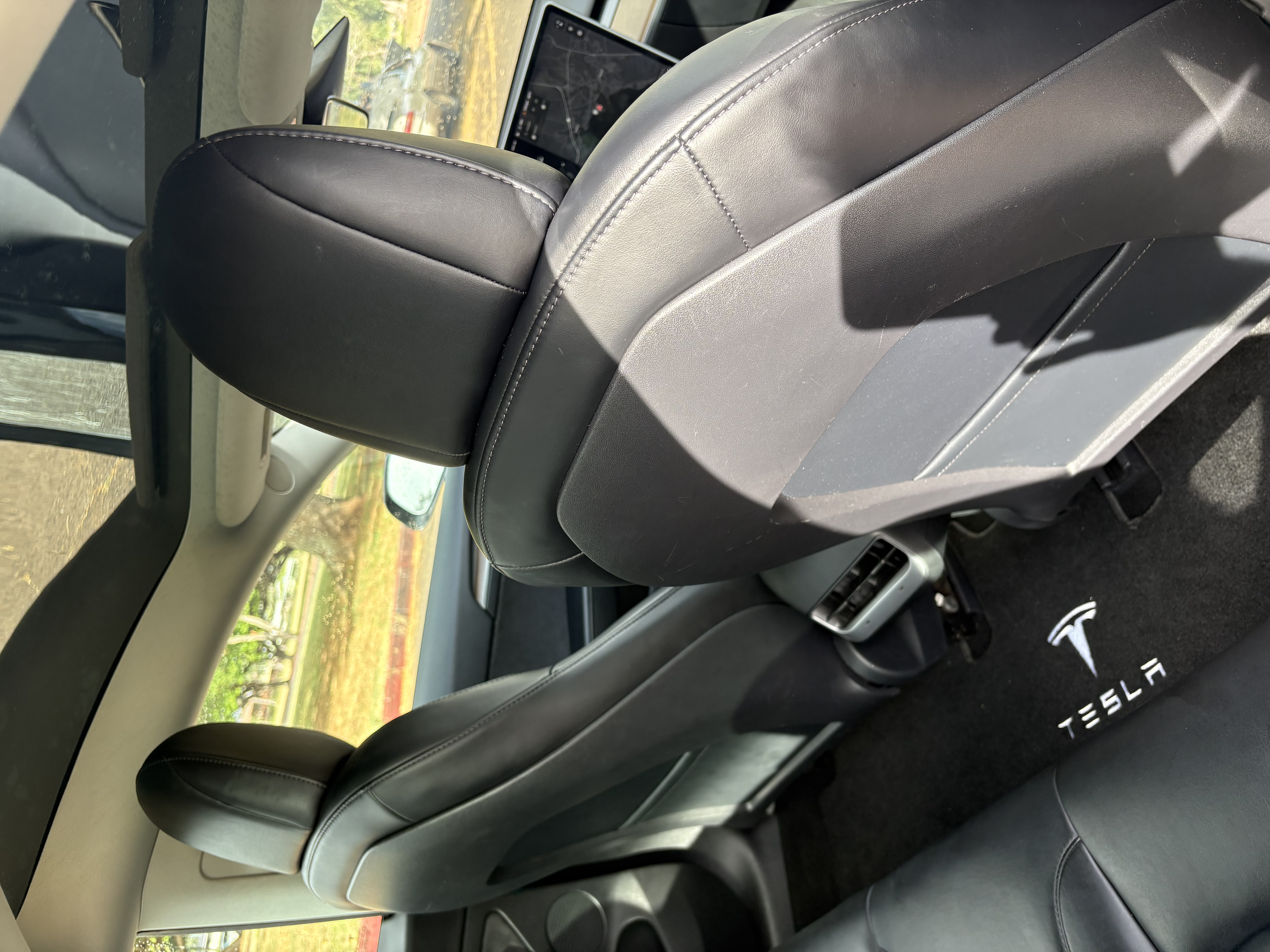 Used 2022 Tesla Model 3 Standard Range RWD image 8