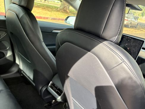 Used 2022 Tesla Model 3 Standard Range RWD image 8