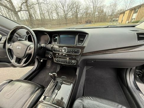 Used 2014 Kia Cadenza Premium w/ Luxury Package FWD image 23