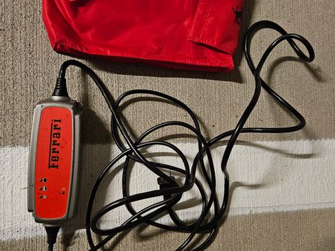 Used 2014 Ferrari California image 28