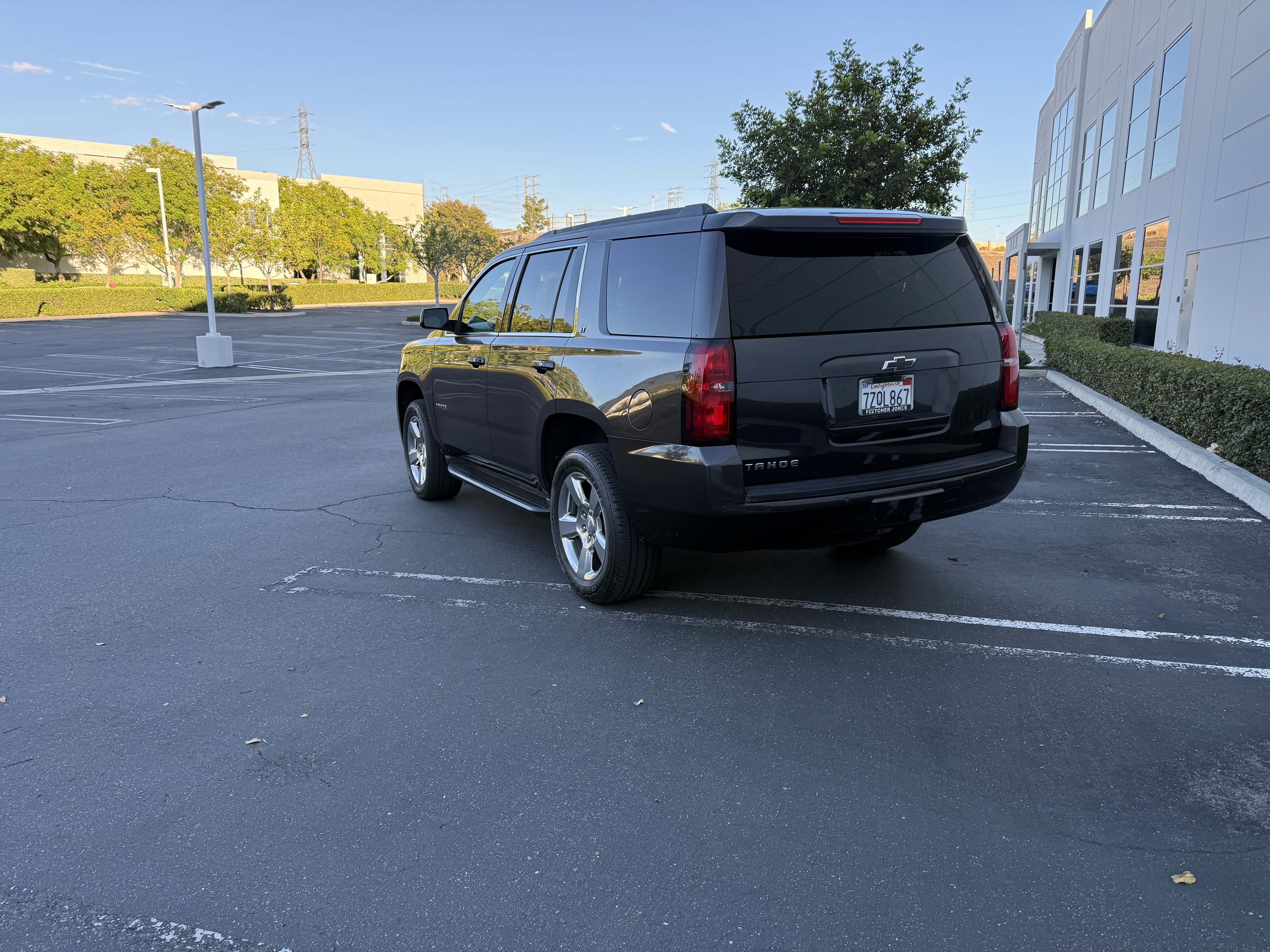 Used 2017 Chevrolet Tahoe LT w/ Luxury Package RWD image 6