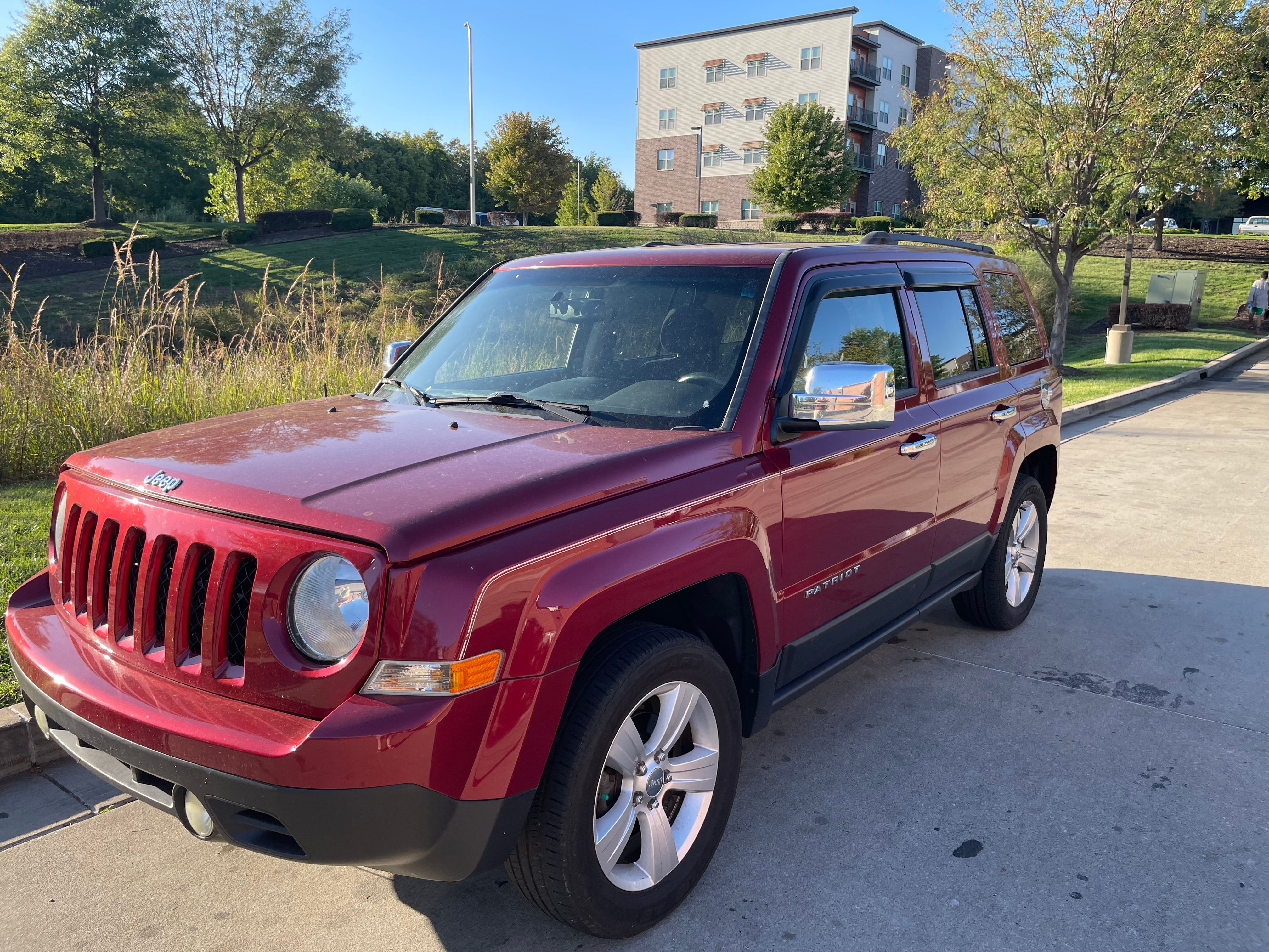 Used 2015 Jeep Patriot Latitude AWD/4WD image 2