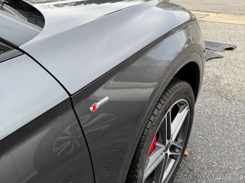 Used 2025 Audi Q5 e Premium Plus w/ Premium Plus Package image 9