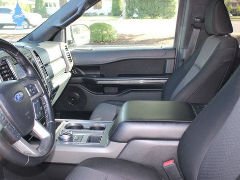 Used 2021 Ford Expedition XLT RWD image 30
