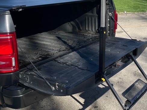 Used 2015 Ford F150 Lariat w/ Equipment Group 502A Luxury image 13