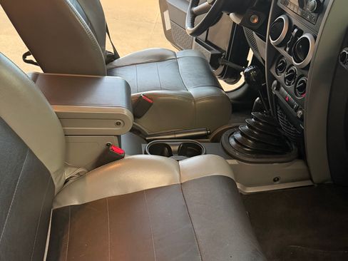 Used 2010 Jeep Wrangler Unlimited Sahara w/ Dual Top Group AWD/4WD image 2