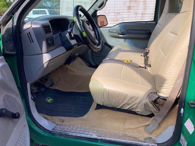Used 2001 Ford F250 2WD Regular Cab Super Duty image 4