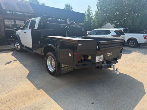 Used 2022 RAM 5500 Tradesman w/ Chrome Appearance Group AWD/4WD image 5