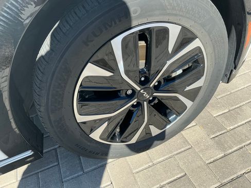 Used 2024 Kia EV6 Wind w/ Wind Technology Package image 10