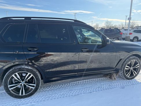 Used 2022 BMW X7 xDrive40i w/ M Sport Package image 4
