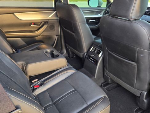 Used 2024 MAZDA CX-90 3.3 Turbo w/ Preferred Plus AWD/4WD image 16