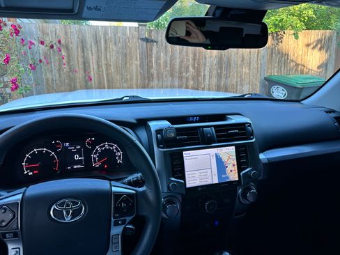 Used 2022 Toyota 4Runner SR5 Premium w/ Moonroof Package AWD/4WD image 9