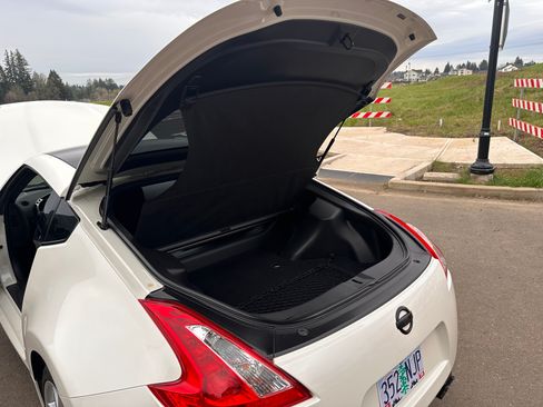 Used 2013 Nissan 370Z Touring w/ Sport Pkg image 21