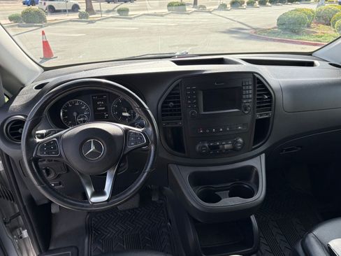 Used 2016 Mercedes-Benz Metris Passenger image 9