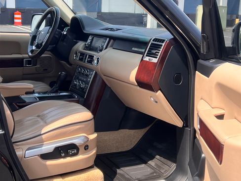 Used 2011 Land Rover Range Rover Supercharged AWD/4WD image 10