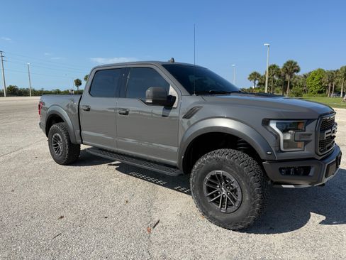 Used 2020 Ford F150 Raptor w/ Equipment Group 802A Luxury AWD/4WD image 2