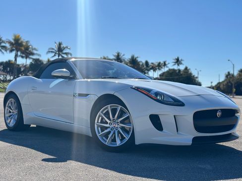Used 2017 Jaguar F-TYPE Premium Convertible 2D image 8