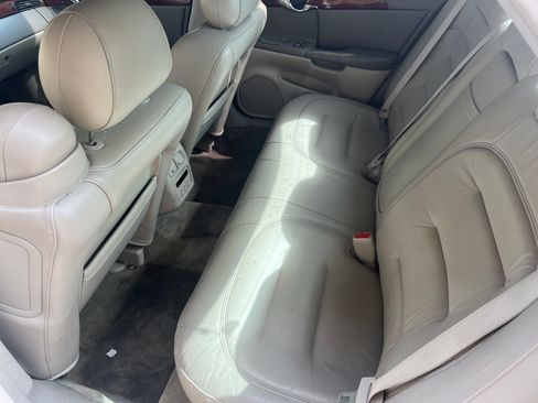 Used 2003 Cadillac De Ville w/ Comfort & Convenience Package FWD image 6