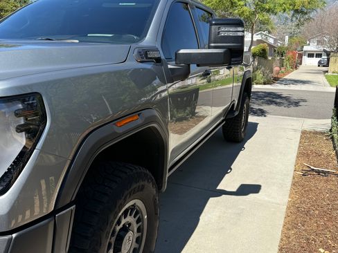 Used 2025 GMC Sierra 2500 AT4X w/ AT4X AEV Edition image 2