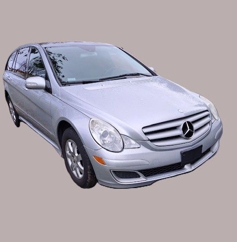 Used 2006 Mercedes-Benz R 350 4MATIC image 1