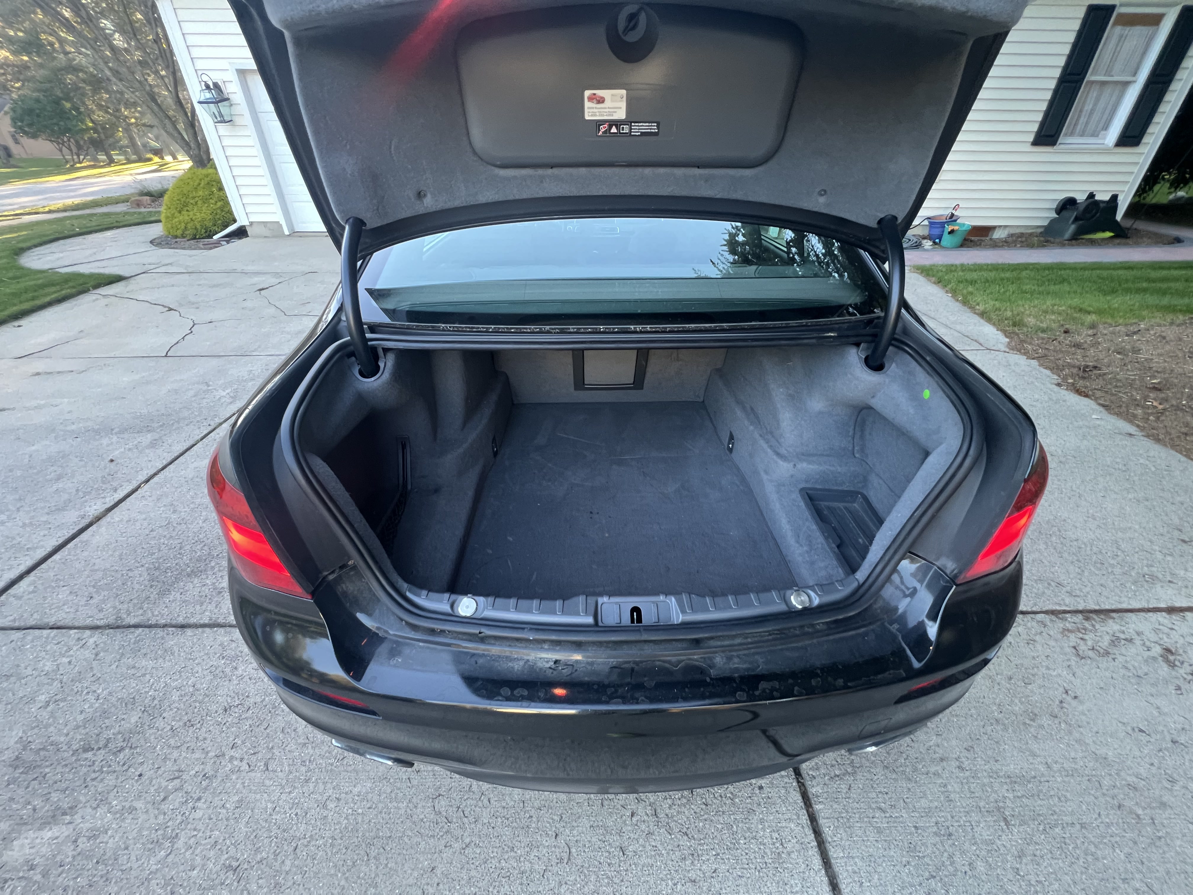Used 2014 BMW 750Li xDrive AWD/4WD image 21