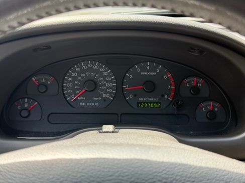 Used 2004 Ford Mustang GT RWD image 20