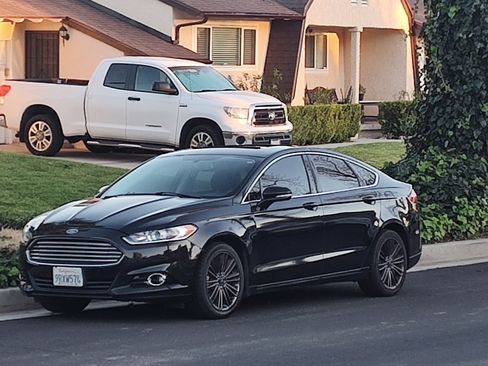 Used 2014 Ford Fusion SE w/ Equipment Group 202A image 11