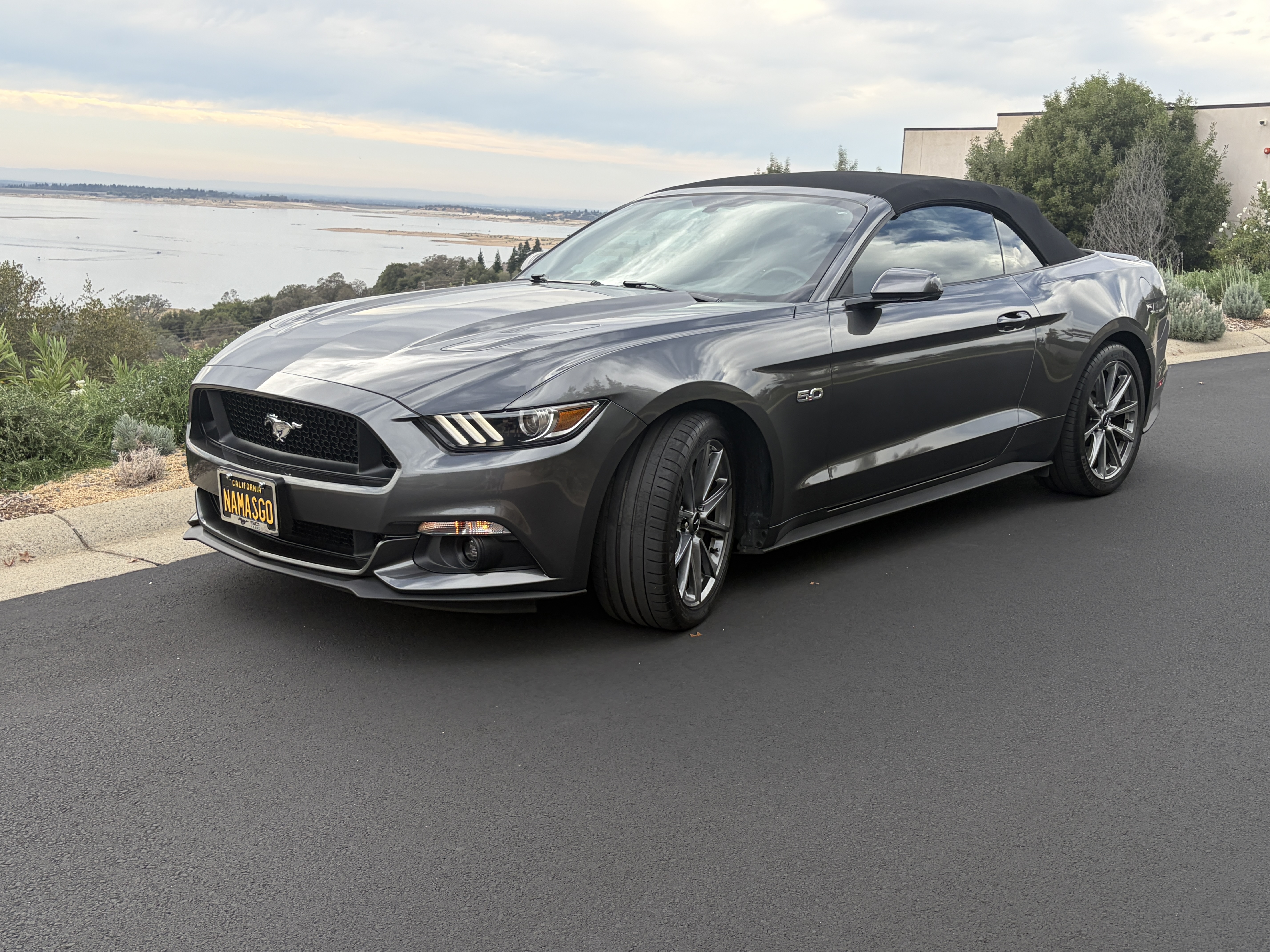 Used 2015 Ford Mustang GT Premium w/ Equipment Group 401A RWD image 1