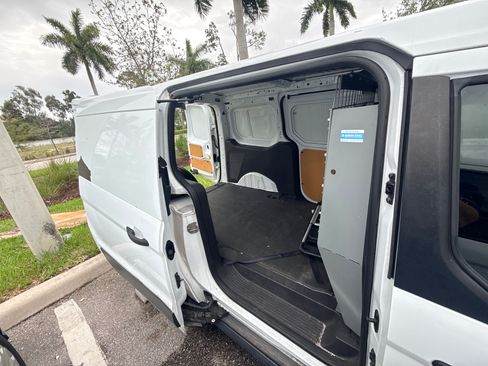 Used 2018 Ford Transit Connect XL image 2