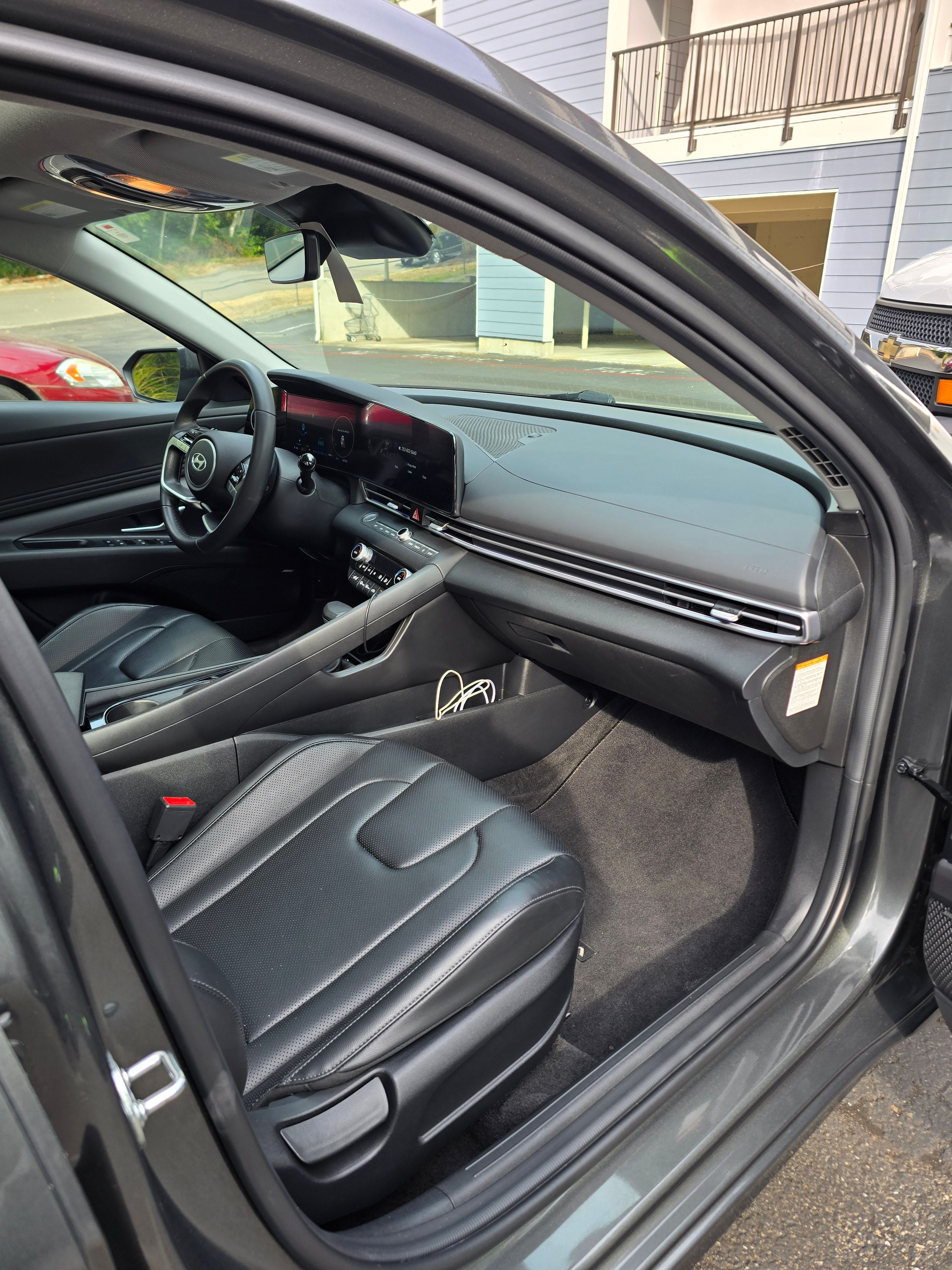 Used 2024 Hyundai Elantra Limited FWD image 15