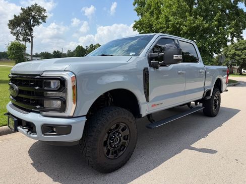 Used 2024 Ford F250 Lariat w/ Tremor Off-Road Package AWD/4WD image 2