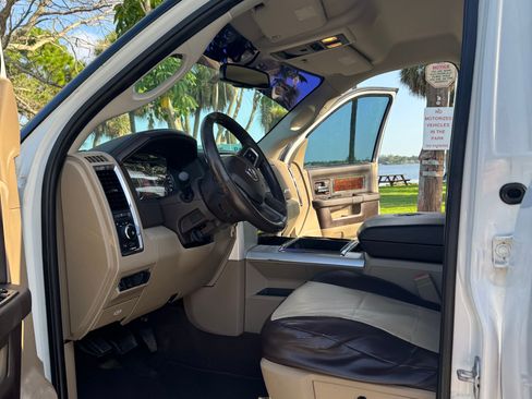 Used 2011 RAM 2500 Laramie AWD/4WD image 8