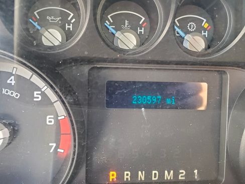 Used 2014 Ford F250 XL w/ Power Equipment Group image 9