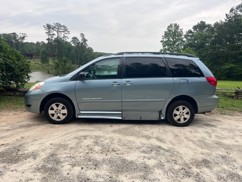 Used 2008 Toyota Sienna LE FWD image 4