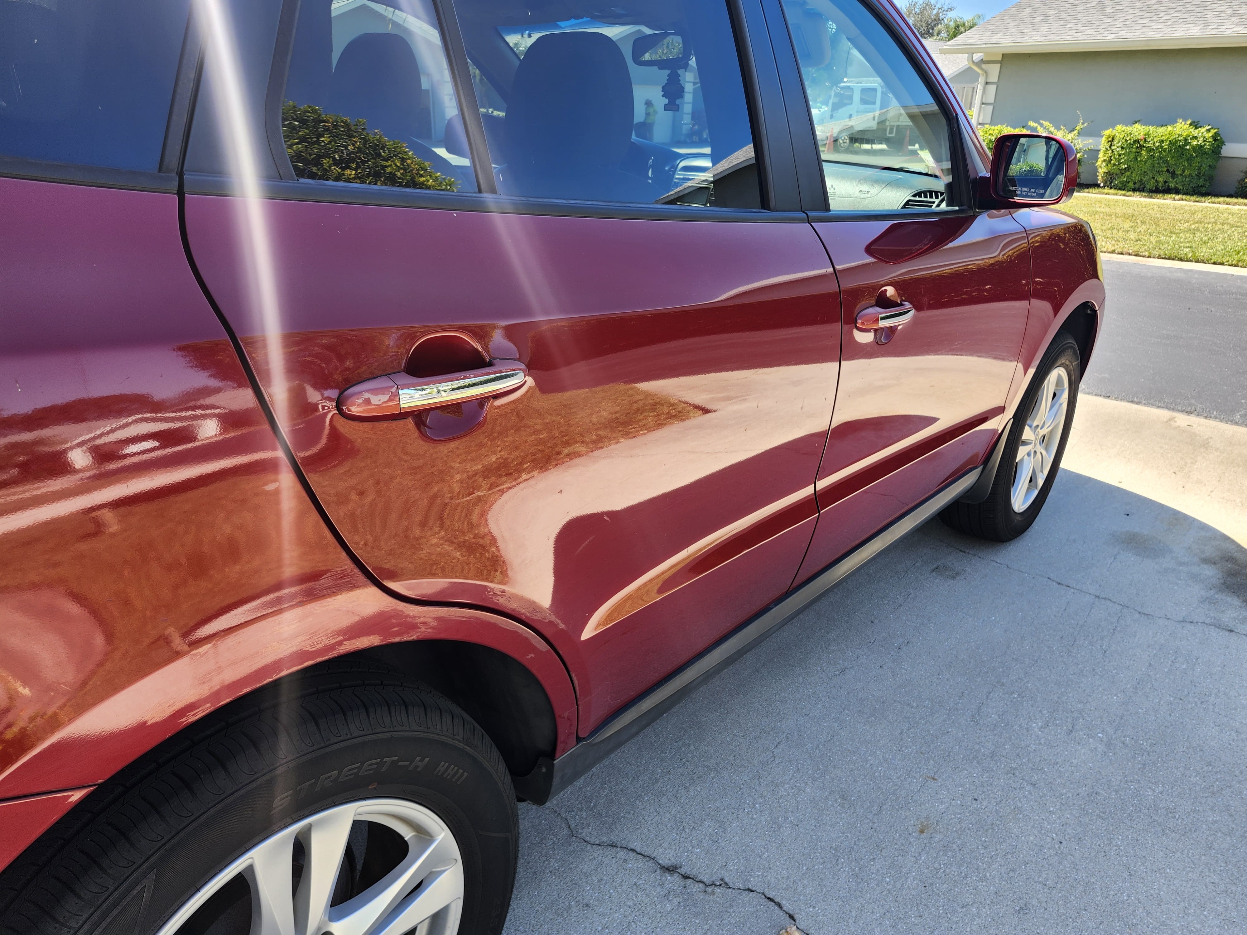 Used 2011 Hyundai Santa Fe Limited FWD image 2