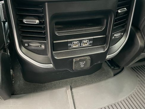 Used 2022 RAM 1500 Big Horn AWD/4WD image 4