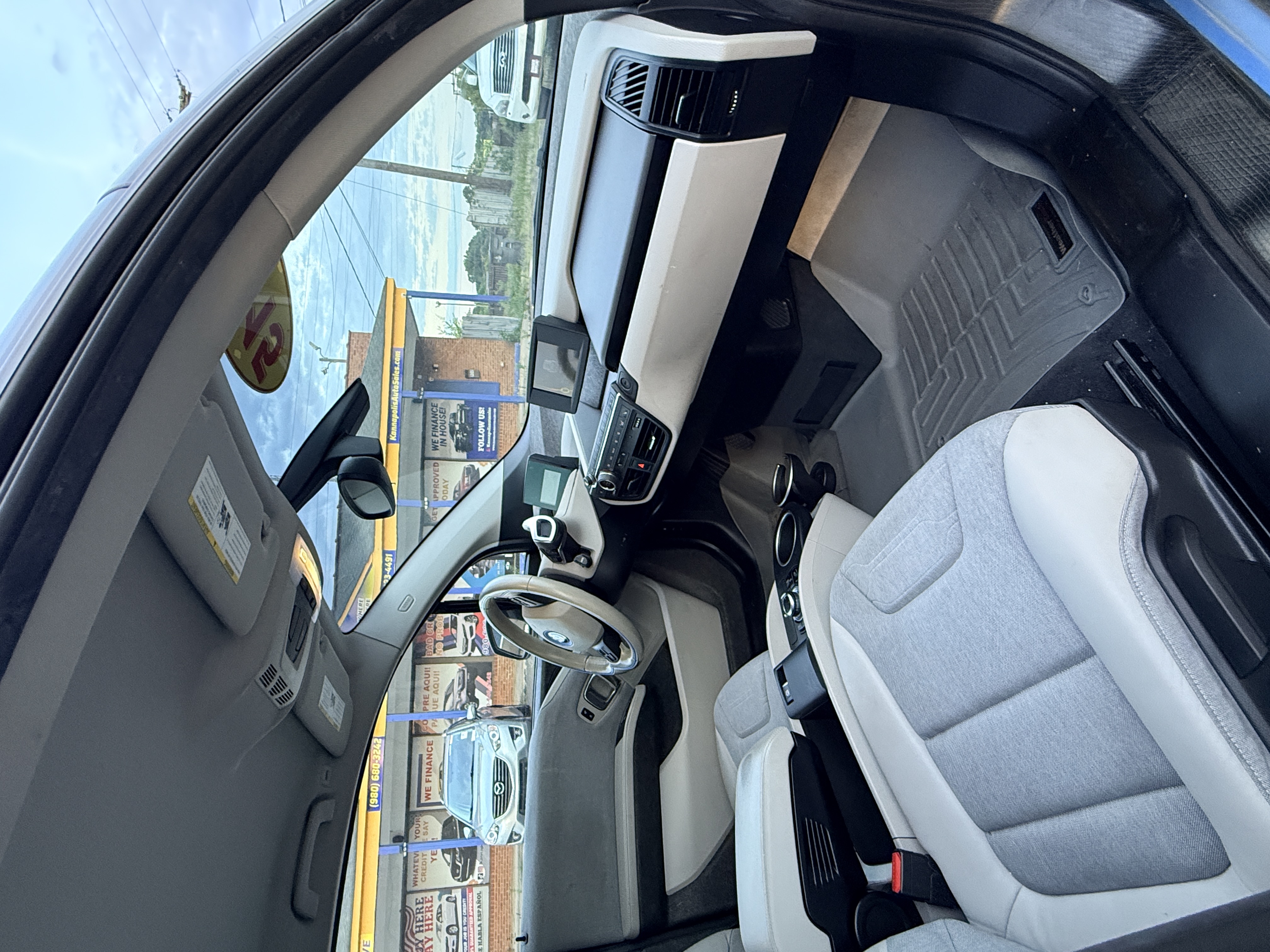 Used 2015 BMW i3 w/ Range Extender RWD image 15