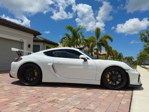 Used 2016 Porsche Cayman GT4 RWD image 6