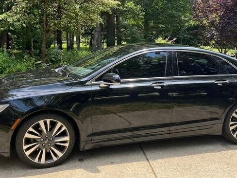 Used 2018 Lincoln MKZ Reserve w/ Climate Package AWD/4WD image 2
