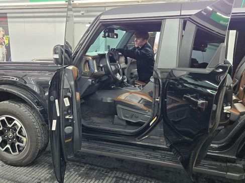 Used 2023 Ford Bronco Outer Banks image 10