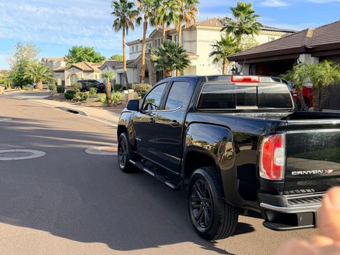 Used 2019 GMC Canyon SLE w/ Driver Alert Package image 6
