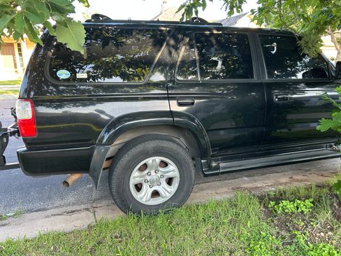 Used 2001 Toyota 4Runner SR5 RWD image 1