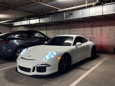 Used 2014 Porsche 911 GT3 image 6