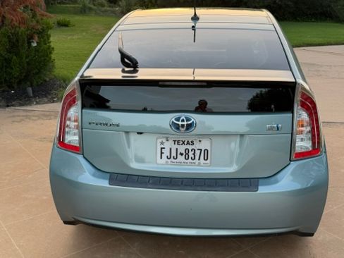 Used 2012 Toyota Prius Three w/ Solar Roof Pkg FWD image 4