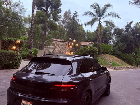 Used 2018 Porsche Macan GTS w/ Premium Package Plus image 8