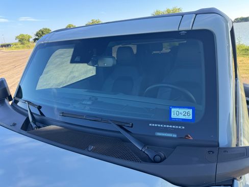 Used 2024 Ford Bronco Big Bend w/ Sasquatch Package AWD/4WD image 9