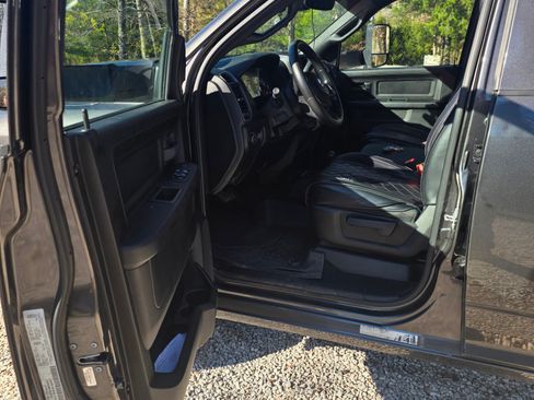 Used 2022 RAM 3500 Tradesman image 15