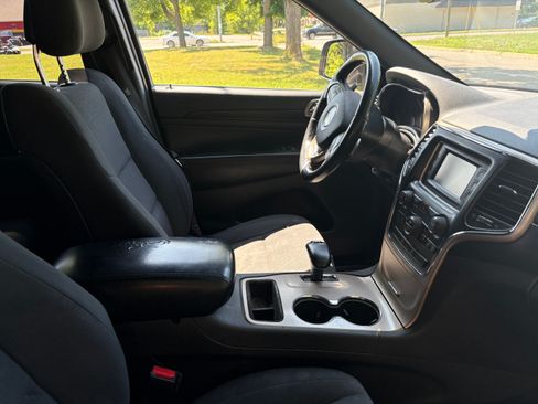 Used 2015 Jeep Grand Cherokee Laredo w/ Quick Order Package 23E AWD/4WD image 14