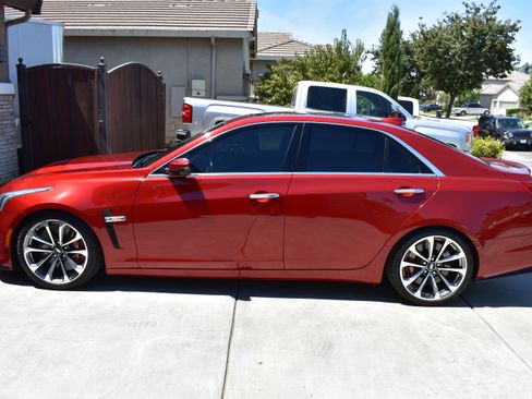 Used 2016 Cadillac CTS V w/ Luxury Package RWD image 5